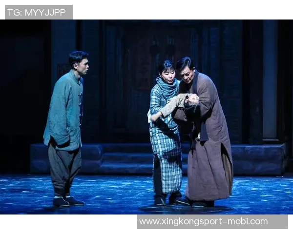 蒯纪与毛伟杰轻松合影归沪期待新赛季精彩表现